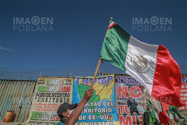 México negocia con Estados Unidos estrategia de vacunación para migrantes