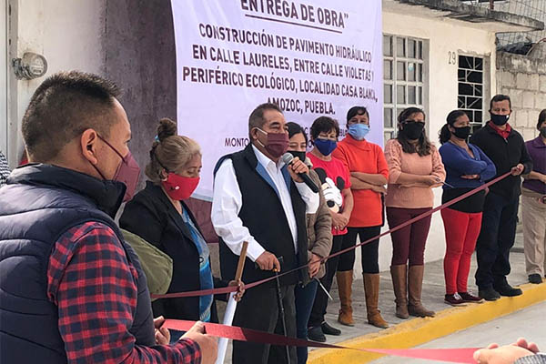 Entrega Gobierno de Amozoc calle con concreto hidráulico en Casa Blanca