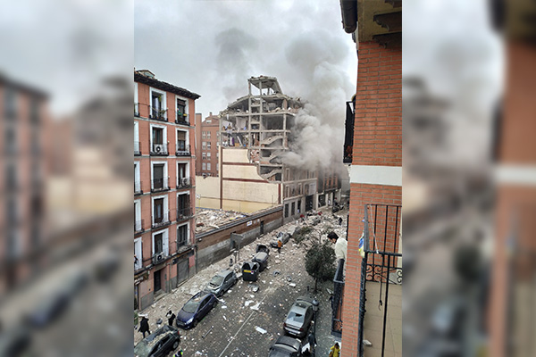 Varios heridos por fuerte explosión en un edificio del centro de Madrid