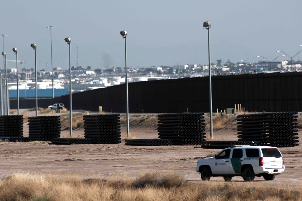 Texas demanda anular orden de Biden de suspender las deportaciones