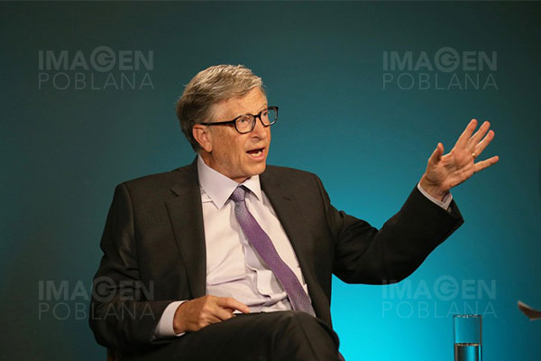 Bill Gates reacciona a las teorías conspirativas que lo relacionan con la pandemia