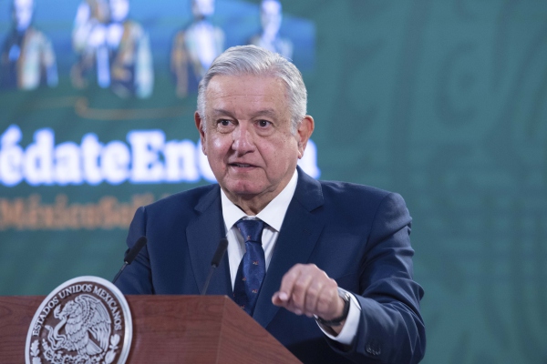 Ocultar información de salud de AMLO, un ridículo
