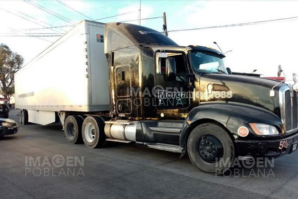Ladrones atropellan a un hombre al intentar robar tráiler
