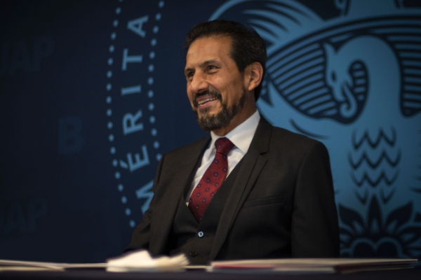 “Mi compromiso es con la BUAP”: Alfonso Esparza permanecerá en la institución pese a ofrecimientos de partidos políticos