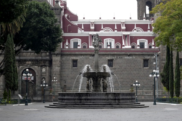 Ayuntamiento de Puebla y Sedatu mejorarán el zócalo de la ciudad