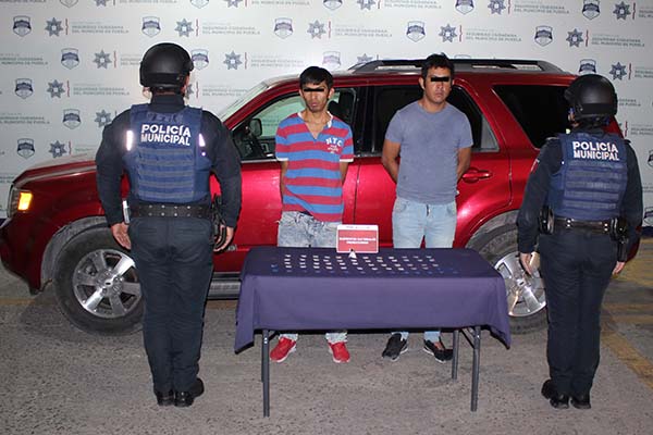 Capturan a dos narcomenudistas; portaban más de 60 dosis de cristal