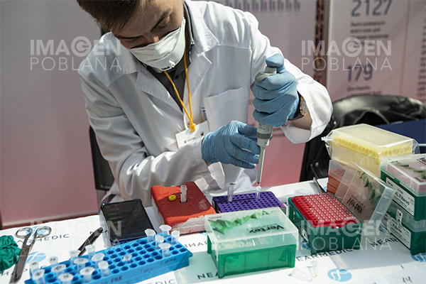 Rusia elabora tecnología para crear vacunas contra covid-19 en función de sus mutaciones