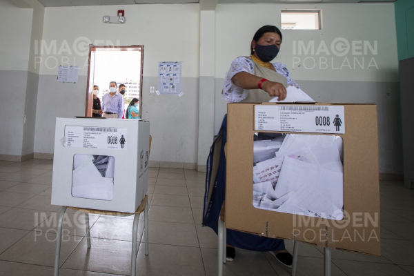 Cierran circuitos de votación en comicios presidenciales de Ecuador