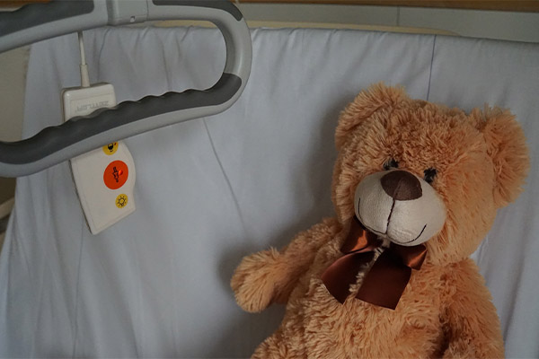 Tras ser diagnosticada con COVID-19, niña de 9 años muere mientras dormía