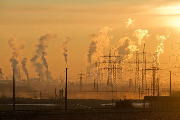 Contaminación por combustibles fósiles representa 20 % de muertes prematuras en adultos