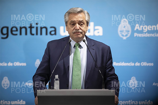 Proponen al presidente argentino como candidato al Nobel de la Paz por dar asilo a Morales