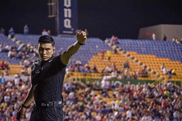 Podrían sancionar al árbitro y no al América por alineación indebida de Federico Viñas