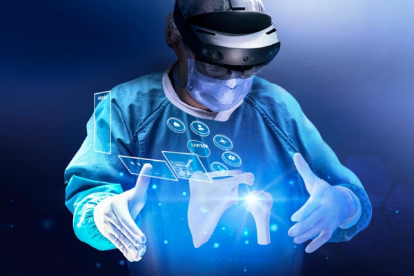 Hacen en México la primera cirugía con tecnología holográfica