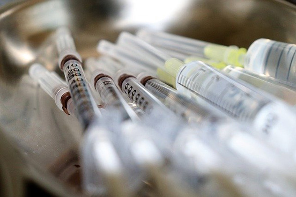 Países Bajos suspende el uso de las vacunas de AstraZeneca contra el coronavirus