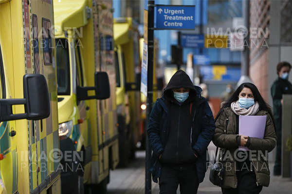 Tercera ola de contagios por COVID-19 amenaza Europa, aún con vacunación
