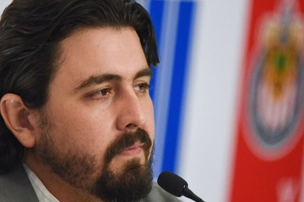 Dueño de Chivas acepta que vio el Clásico en una boda, pero “no me alcoholicé”