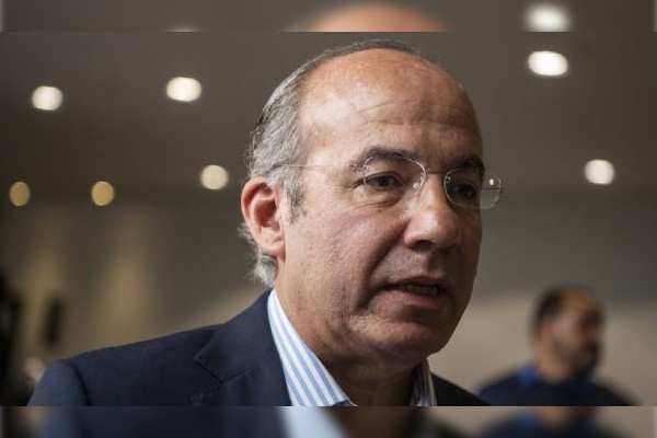 Felipe Calderón es acusado de traición a la patria y financiamiento al terrorismo