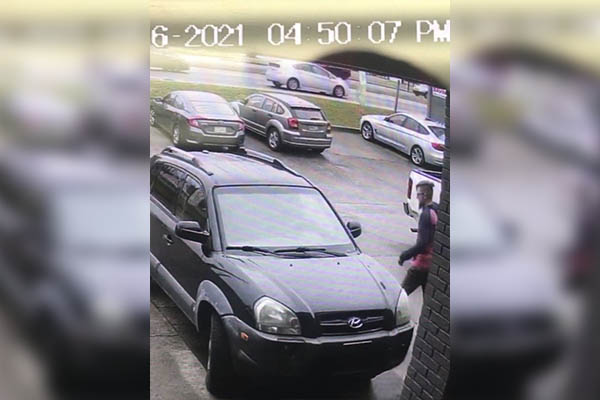 Difunden primeras imágenes del sospechoso de los ataque en Atlanta al salir de un spa