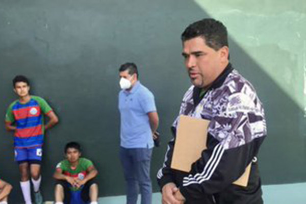 Pedro Pineda, de probar suerte en el Milán a dirigir en Tercera División