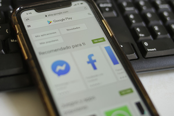 Facebook lanza política corporativa en derechos humanos