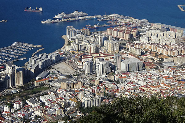 Gibraltar, primera “nación” en inocular a toda su población contra covid-19