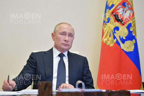 Putin invita a Biden a una discusión abierta en directo