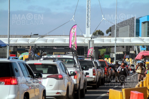 México restringe las actividades "no esenciales" en las fronteras norte y sur