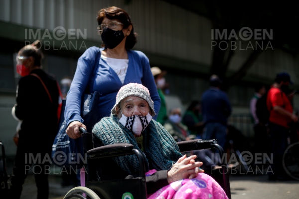 Autoridades reportan 698 muertes más por COVID-19 en México