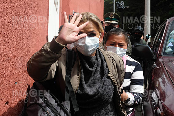 Trasladan a Jeanine Añez a otro penal para garantizar su atención médica