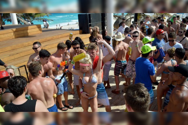 Springbreakers, nueva amenaza para México en la pandemia