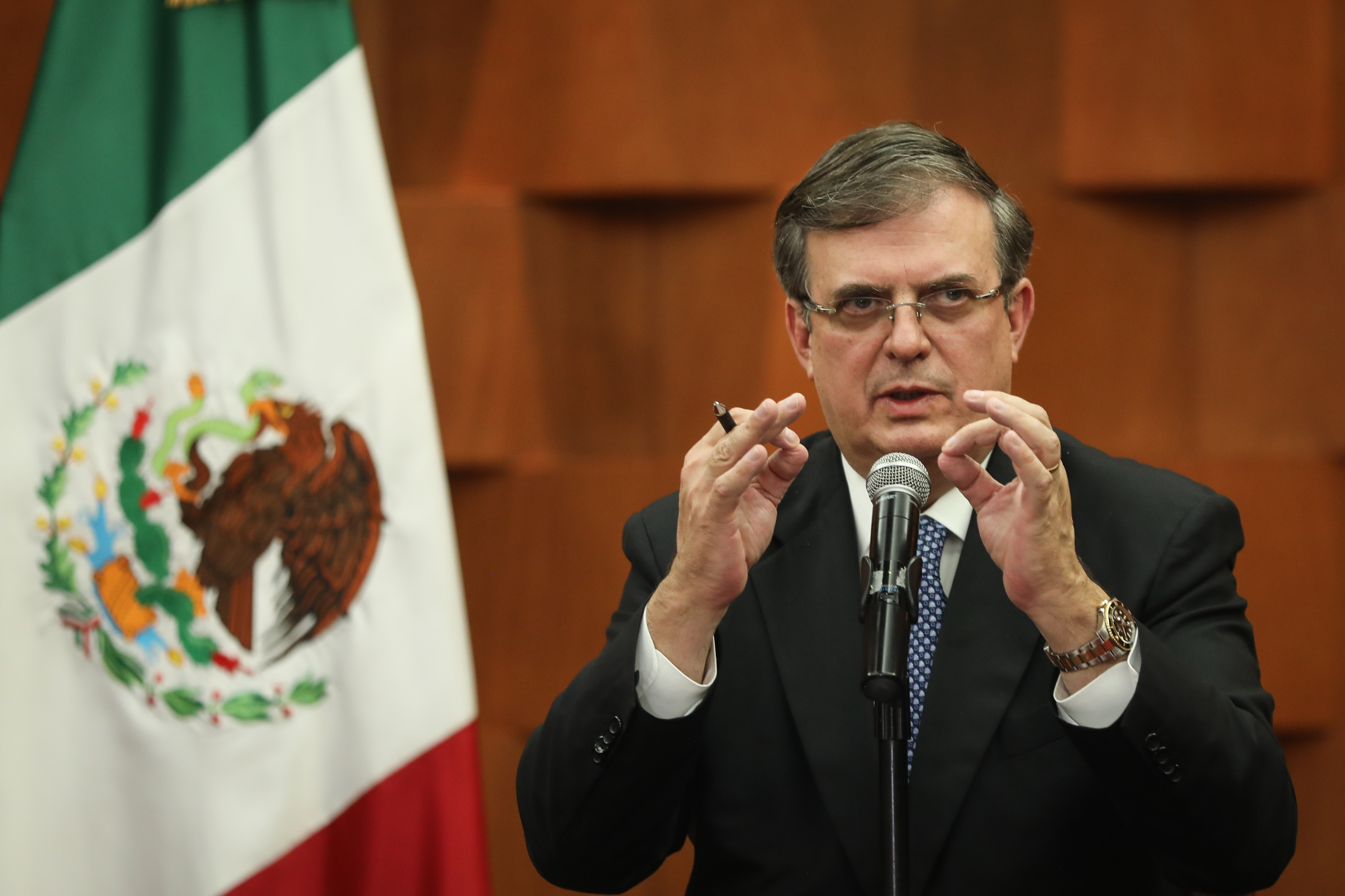 Ebrard anuncia primeras 940,000 dosis de vacuna CanSino envasadas en México