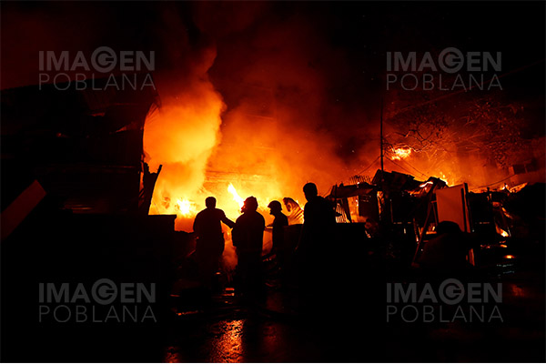 15 muertos y 560 heridos en incendio en campo de refugiados en Bangladés