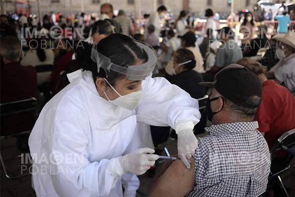 México registra 104 reacciones "graves" en 5.8 millones de dosis de cuatro vacunas