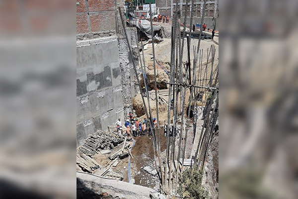 Tres trabajadores mueren sepultados tras derrumbe en obra