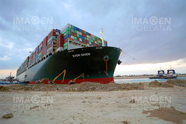El tamaño del Ever Given fue causa principal del bloqueo del canal de Suez