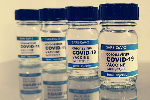 Error en fábrica de vacunas anti COVID-19 arruina 15 millones de dosis