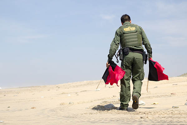 Traficantes de personas traicionan a mujer y arrojan a su bebé al Río Bravo