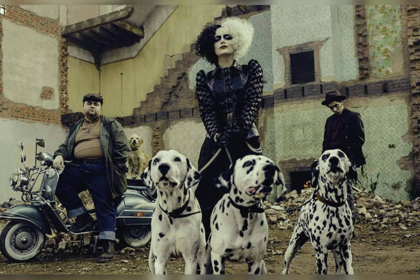 Emma Stone toma con humor las comparaciones entre “Cruella” y “Joker”