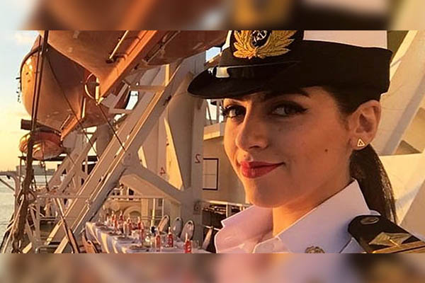 Marwa Elselehdar, la primera mujer capitana que fue acusada de bloquear el canal de Suez