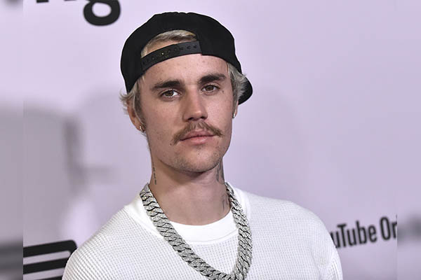 Justin Bieber sorprende a fans con inesperado lanzamiento de su nuevo disco “Freedom”