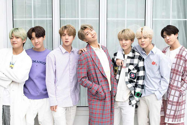 BTS hace historia con su tema “Dynamite”