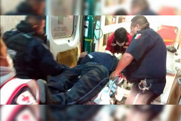 Agente vial resulta con heridas graves tras ser atropellado