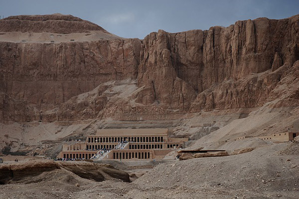 Arqueólogos de Egipto descubren una antigua ciudad perdida cerca de Luxor