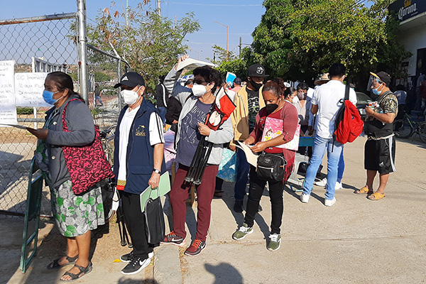 Inicia aplicación de segunda dosis de vacuna anticovid para adultos mayores en la Mixteca