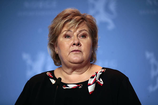 Multan a primera ministra de Noruega por incumplir restricciones de pandemia