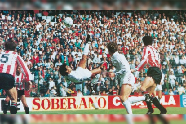 Chilena memorable de Hugo Sánchez cumple 33 años