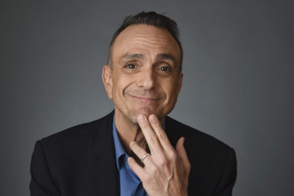 Hank Azaria pide perdón a la comunidad india por la voz de Apu en Los Simpson