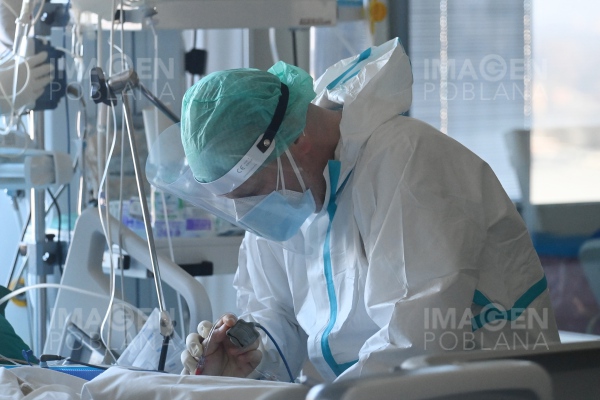 COVID-19 mata a un trabajador de la salud cada 30 minutos en el mundo
