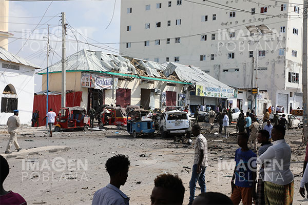 Mueren 17 personas por explosión en carretera de Somalia