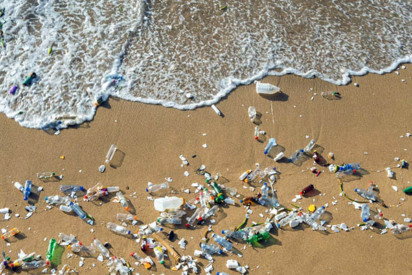 Los microplásticos pueden dar vuelta a la Tierra en un ciclo de contaminación